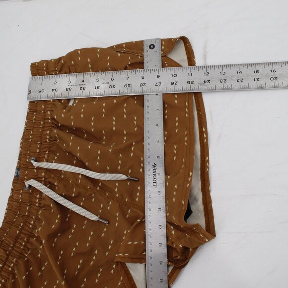 Vuori Shorts Womens XL Clementine 2” Athletic Drawstring Waist Lined printed run - Picture 10 of 10